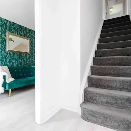 Spacious 5 Bedroom Home Hosted By Mcr Dens Manchester Buitenkant foto